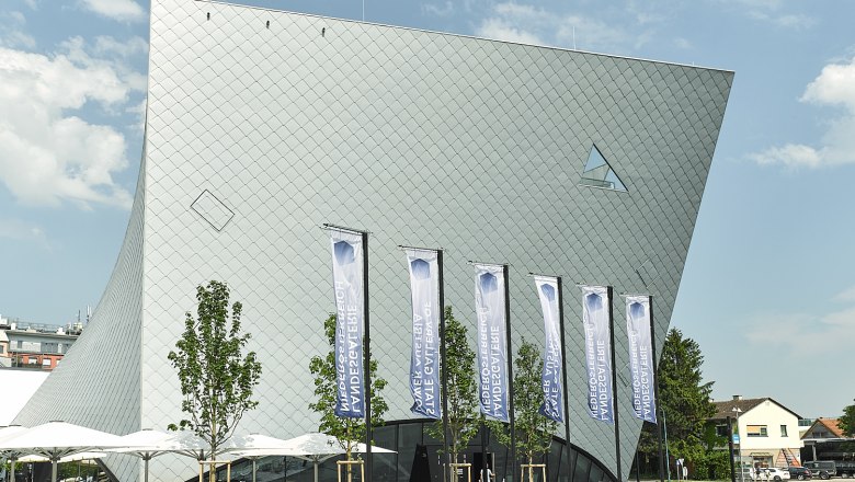 Außenansicht Landesgalerie, © Florian Schulte Außenansicht Landesgalerie, © Florian Schulte