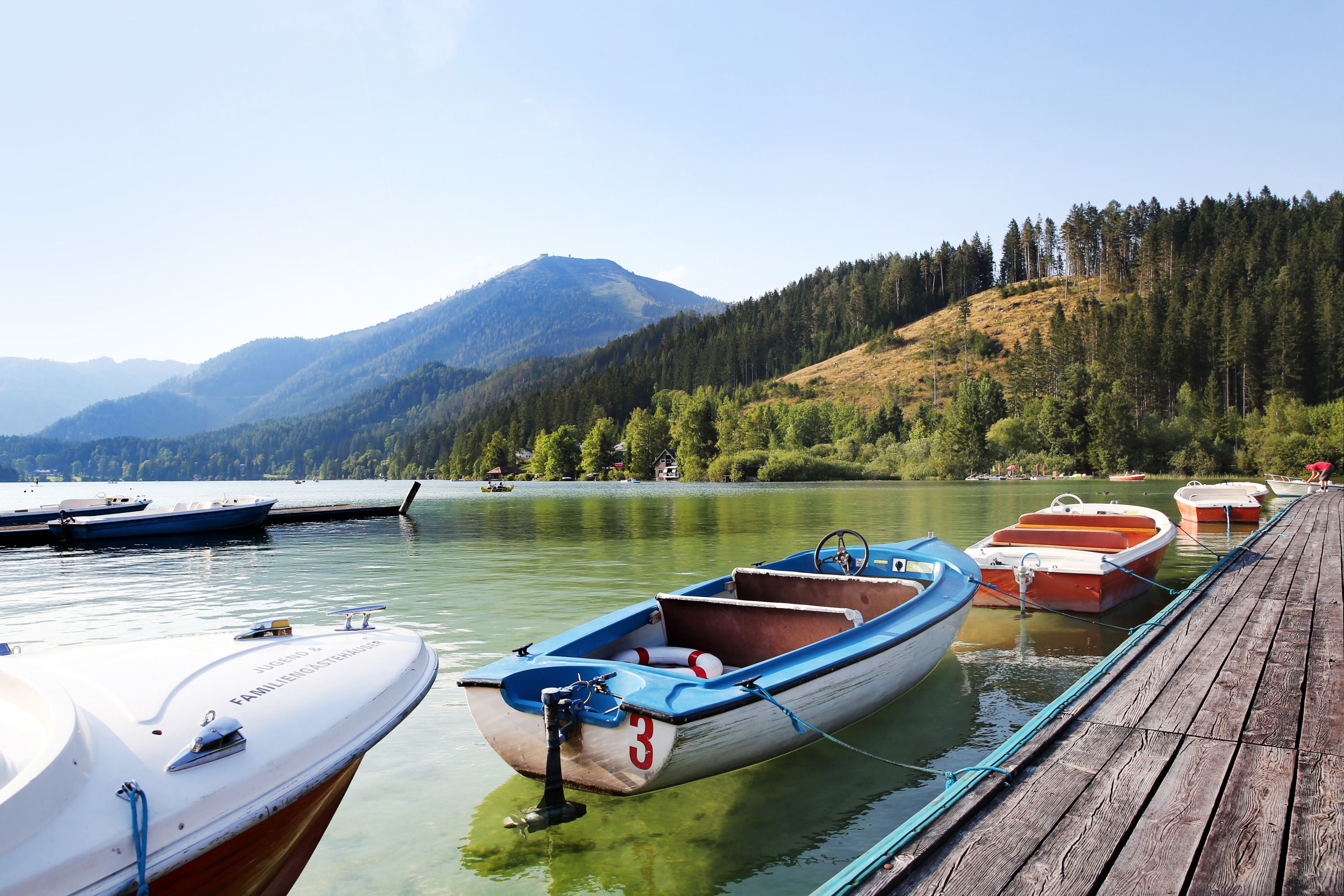Refreshing: a boat trip or a dip in Lake Erlaufsee