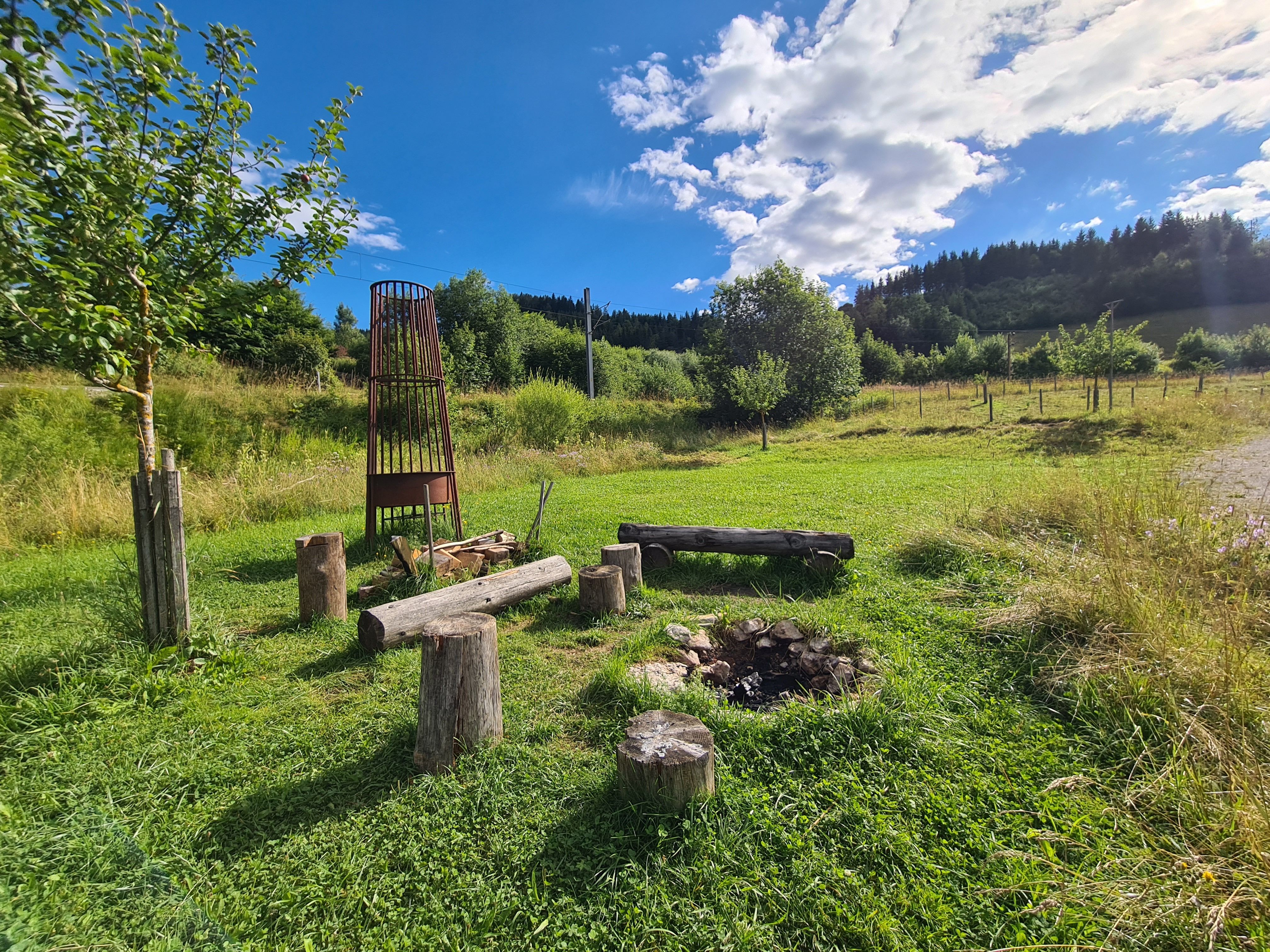 frei nutzbare Lagerfeuerstelle beim Naturparkzentrum Ötscher-Basis