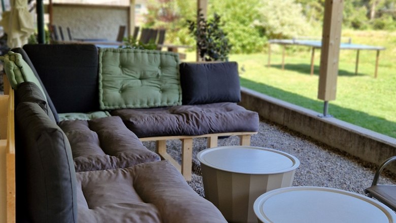 Sitzecke im Garten, &copy; Ferienhaus Kr&auml;uterh&auml;usl