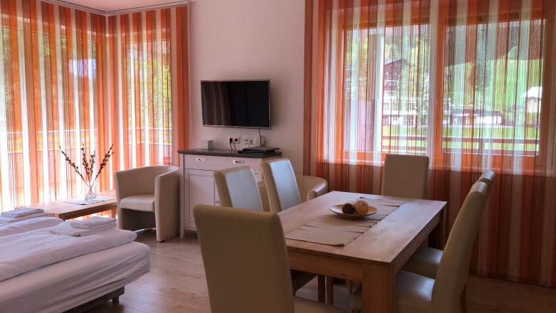 Haus Royal, Wohn- u. Essbereich, &copy; Matyas Boglarka