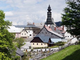 The tranquil pilgrimage town of Annaberg is the starting point of this stage, &copy; weinfranz.at