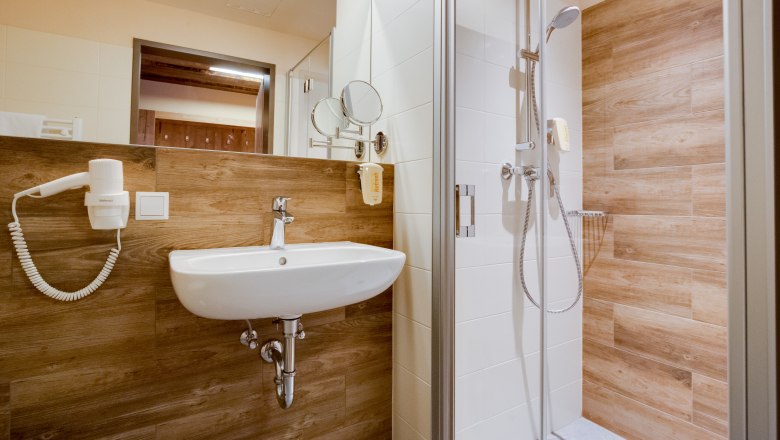 Bathroom JUFA Hotel Annaberg***s, &copy; Fred Lindmoser