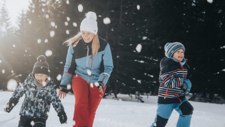 Fun in the snow, &copy; Demolsky