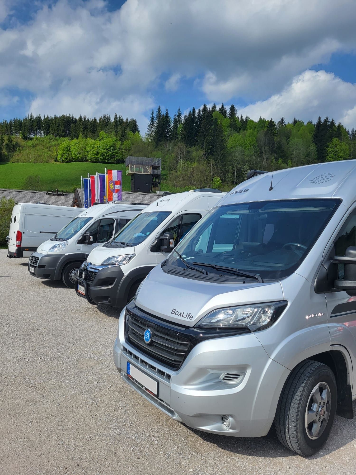 Camper am Stellplatz beim Naturparkzentrum Ötscher-Basis in Wienerbruck